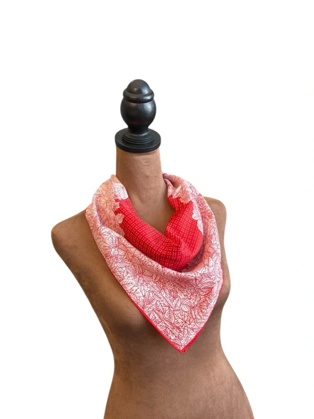 Red Square‎ Polyester Scarf 26